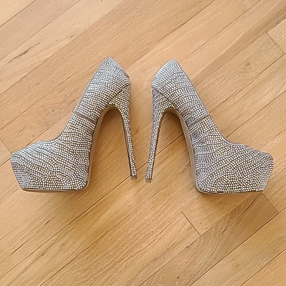 Steve Madden Sequined Pumps - Picture 3 of 5